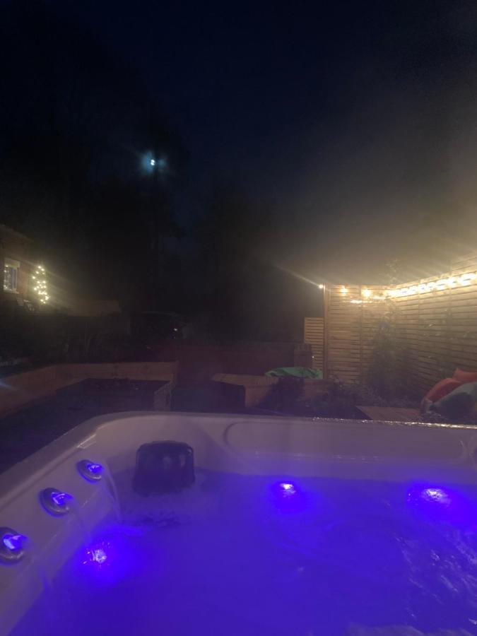 Villa Fantastic Location, Annexe With Hot Tub Warmingham Esterno foto